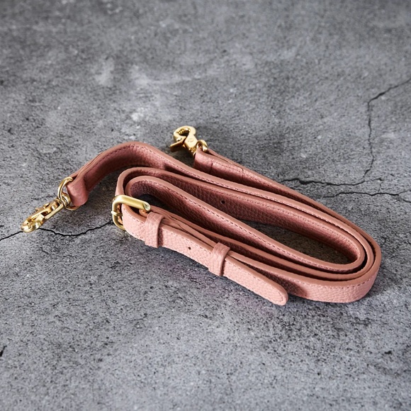 waitlisted like new Angela Roi Eloise satchel in coral pink. Vegan luxury - Picture 4 of 11